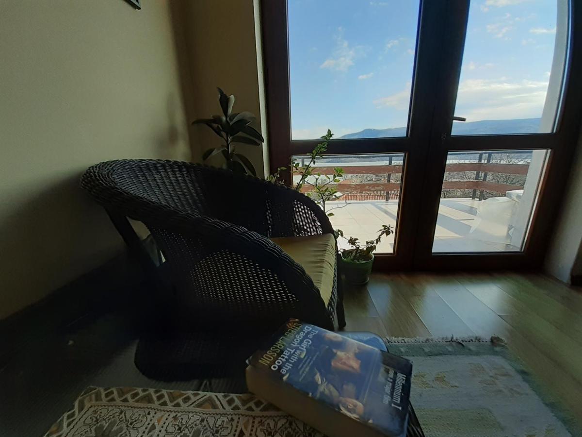 Mihaela Lake Retreat Gnyazdovo Exterior foto