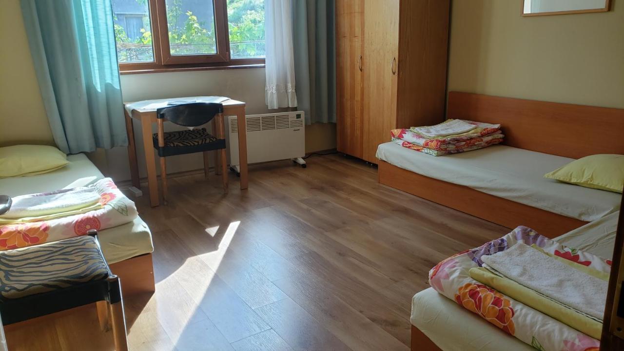 Mihaela Lake Retreat Gnyazdovo Exterior foto