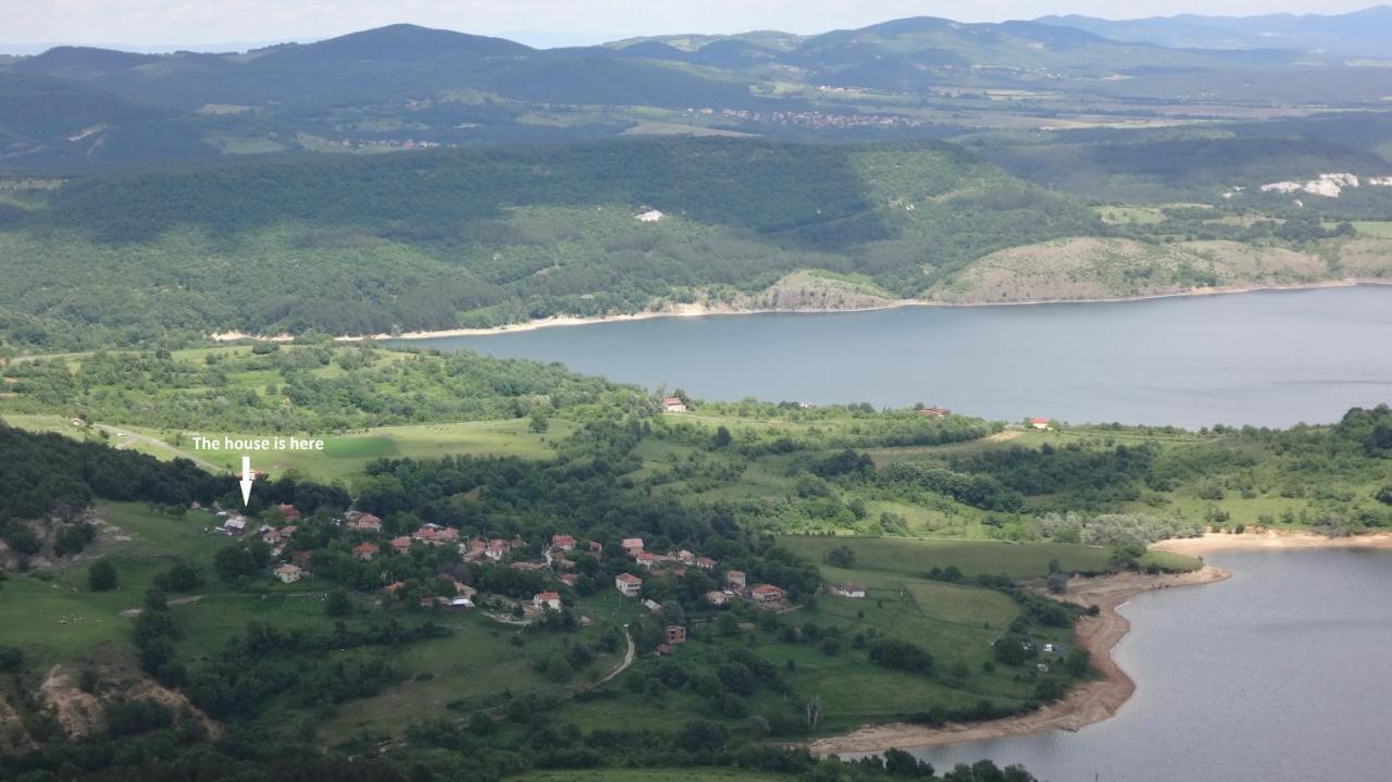 Mihaela Lake Retreat Gnyazdovo Exterior foto