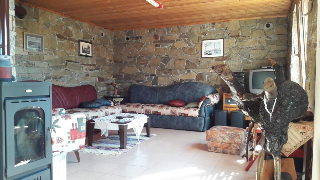 Mihaela Lake Retreat Gnyazdovo Exterior foto