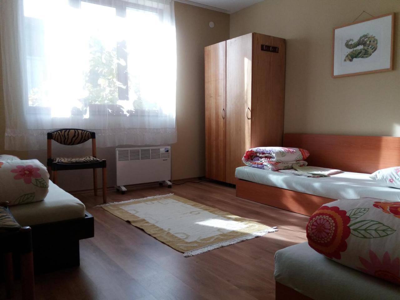 Mihaela Lake Retreat Gnyazdovo Exterior foto