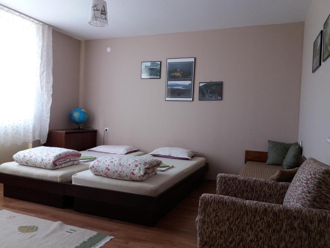 Mihaela Lake Retreat Gnyazdovo Exterior foto