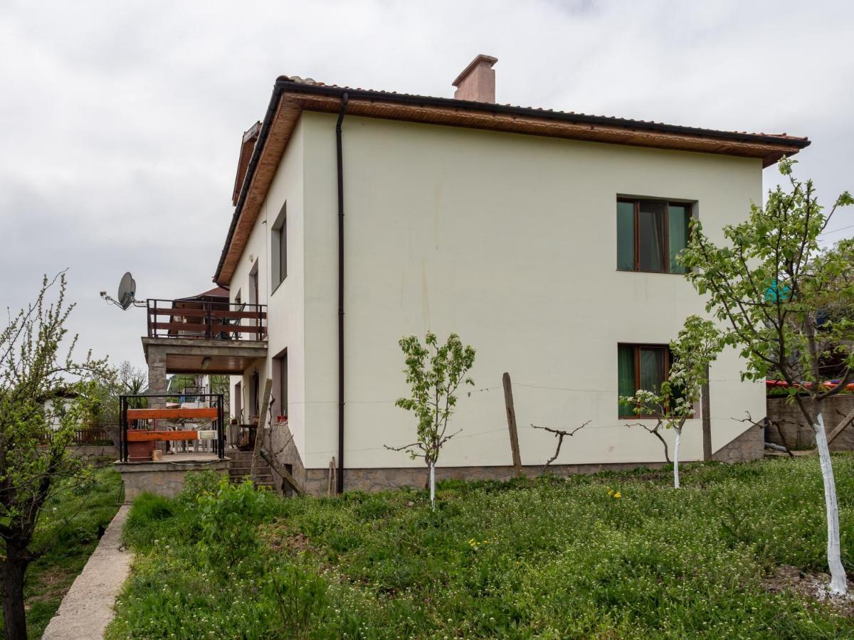 Mihaela Lake Retreat Gnyazdovo Exterior foto